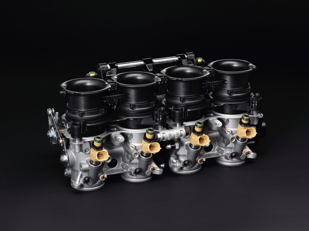 Yamaha-YZF-R6-ano-2010-2011-2012-2013-2014-2015-2016-head-cylinder-engine-cilindros-del-motor-motor-interno-partes-spare-parts.jpg