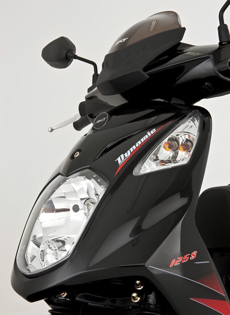 AKT Dynamic 125 Faro Delantero